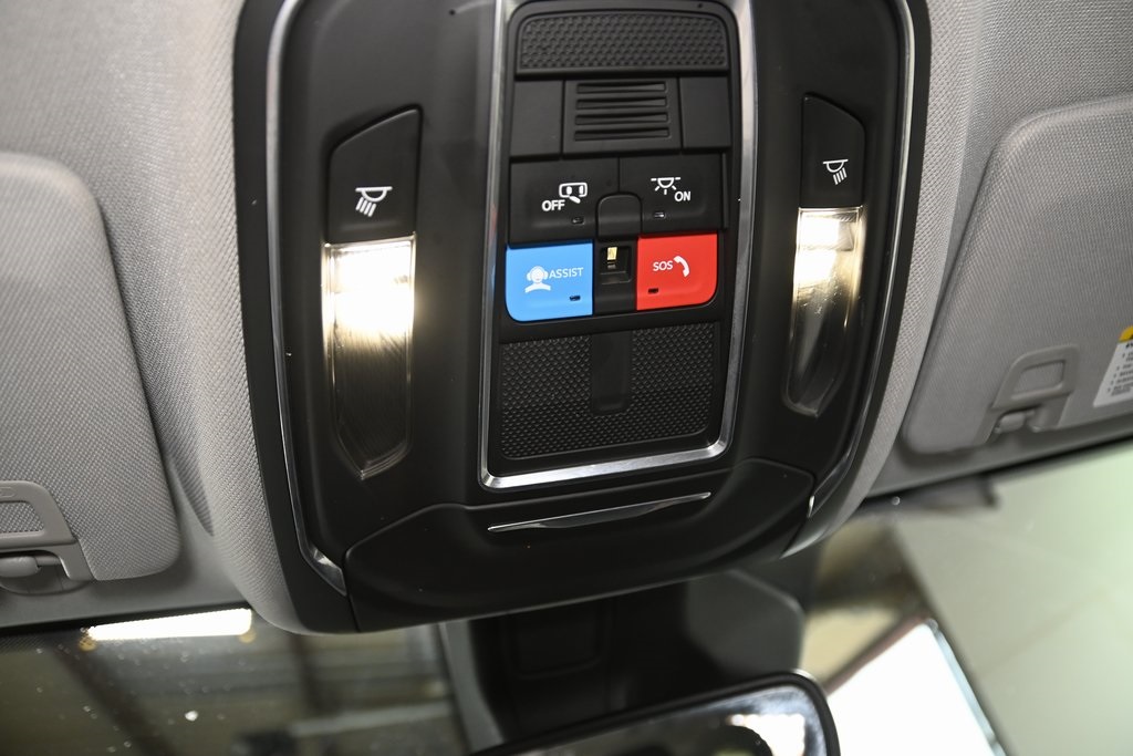 2023 Jeep Grand Cherokee Laredo photo 15