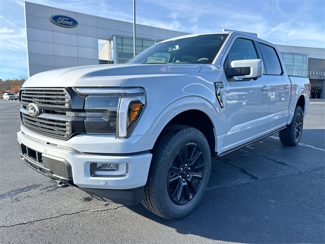 2025 Ford F-150 Platinum's photo