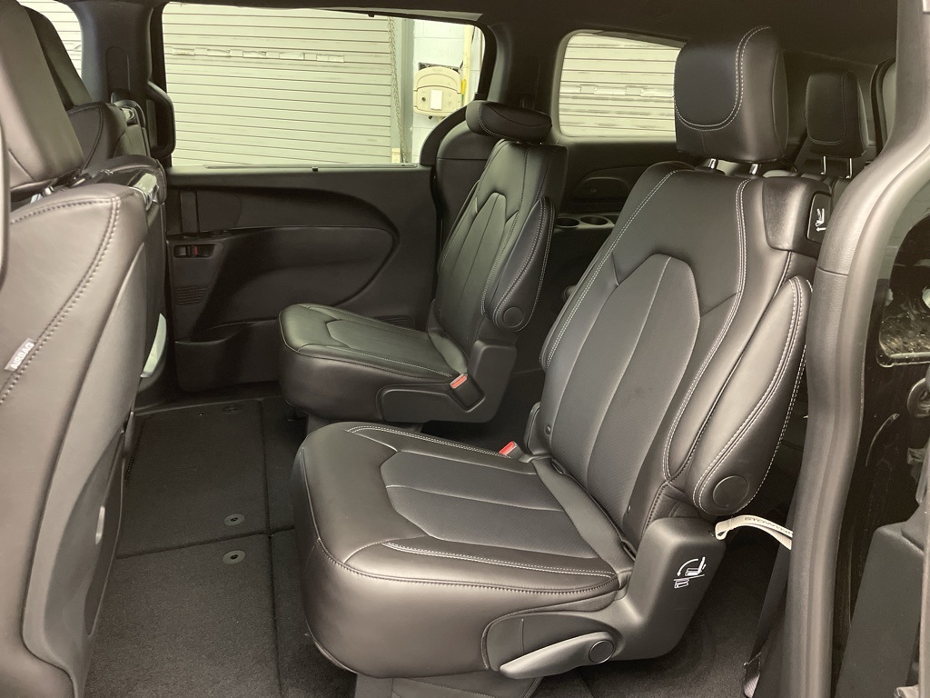 2026 Chrysler Pacifica photo 11