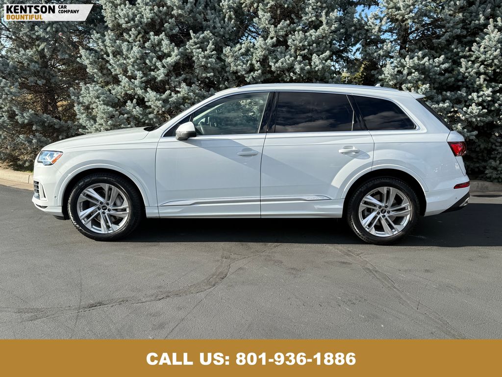 2022 Audi Q7 55 Prestige photo 4