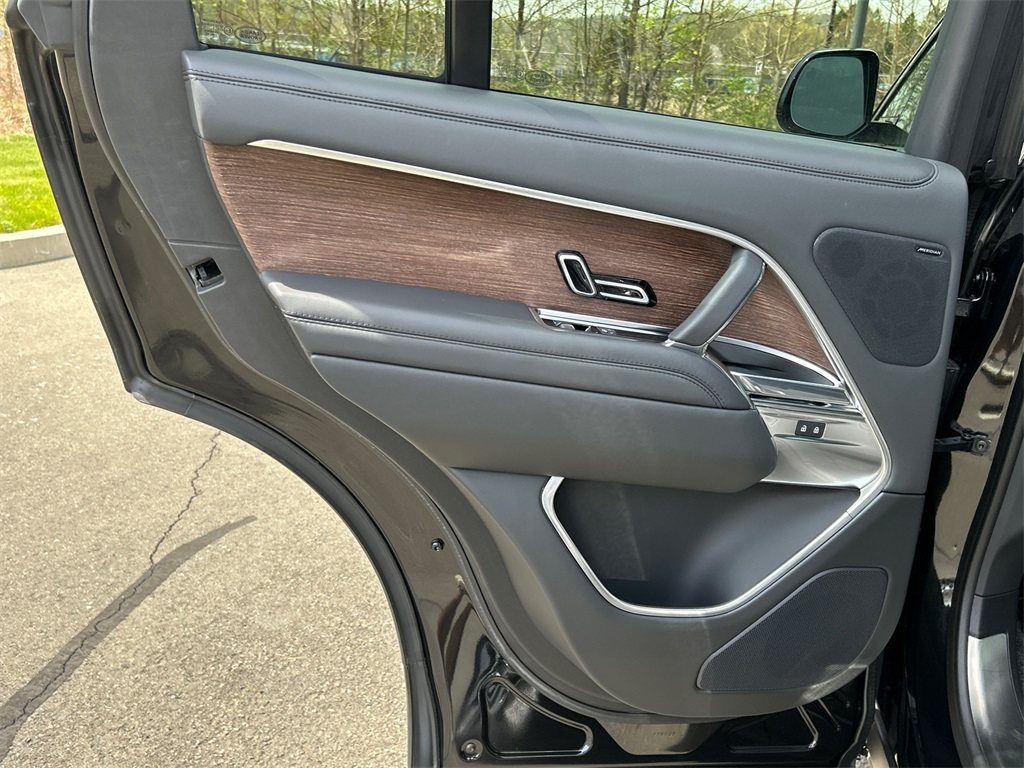 2023 Land Rover Range Rover SE photo 20