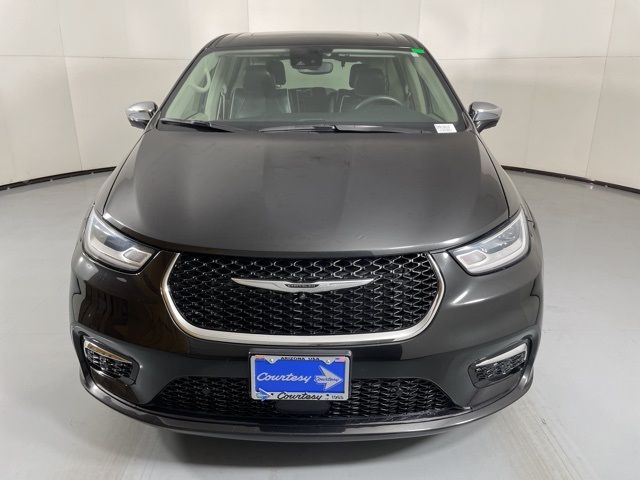 2022 Chrysler Pacifica Hybrid Limited photo 3
