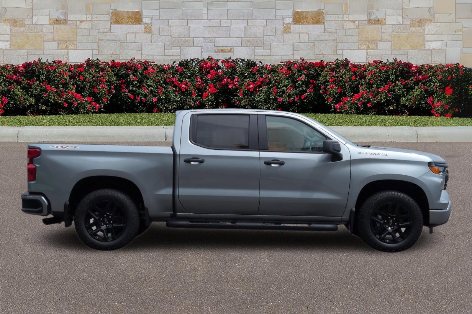 2026 Chevrolet Silverado 1500 Custom photo 2