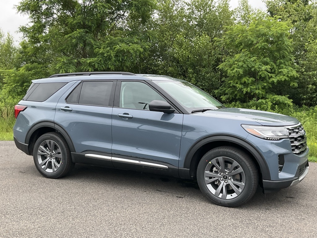 2025 Ford Explorer Active's photo