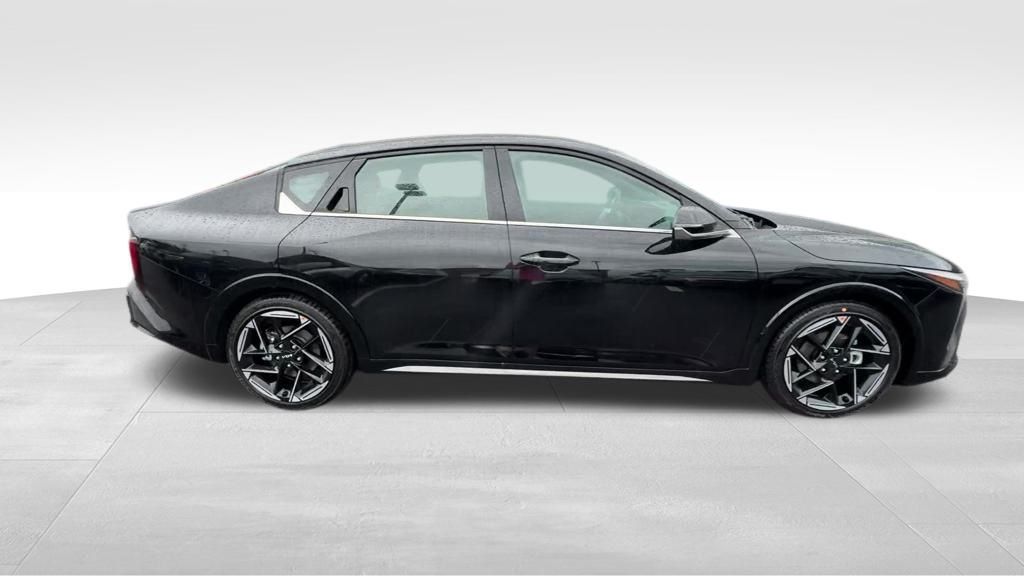 2025 Kia K4 GT-Line photo 7