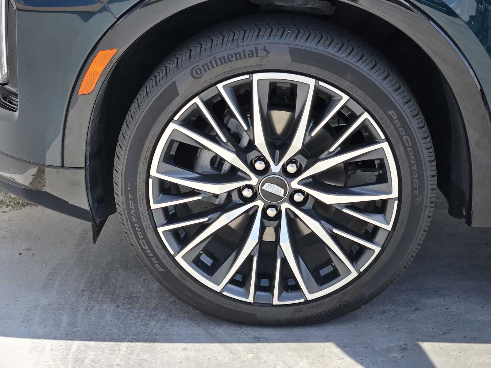 2025 Cadillac XT4 Sport photo 7