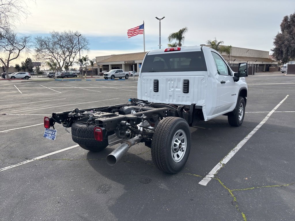 2025 Chevrolet Silverado 3500HD photo 3