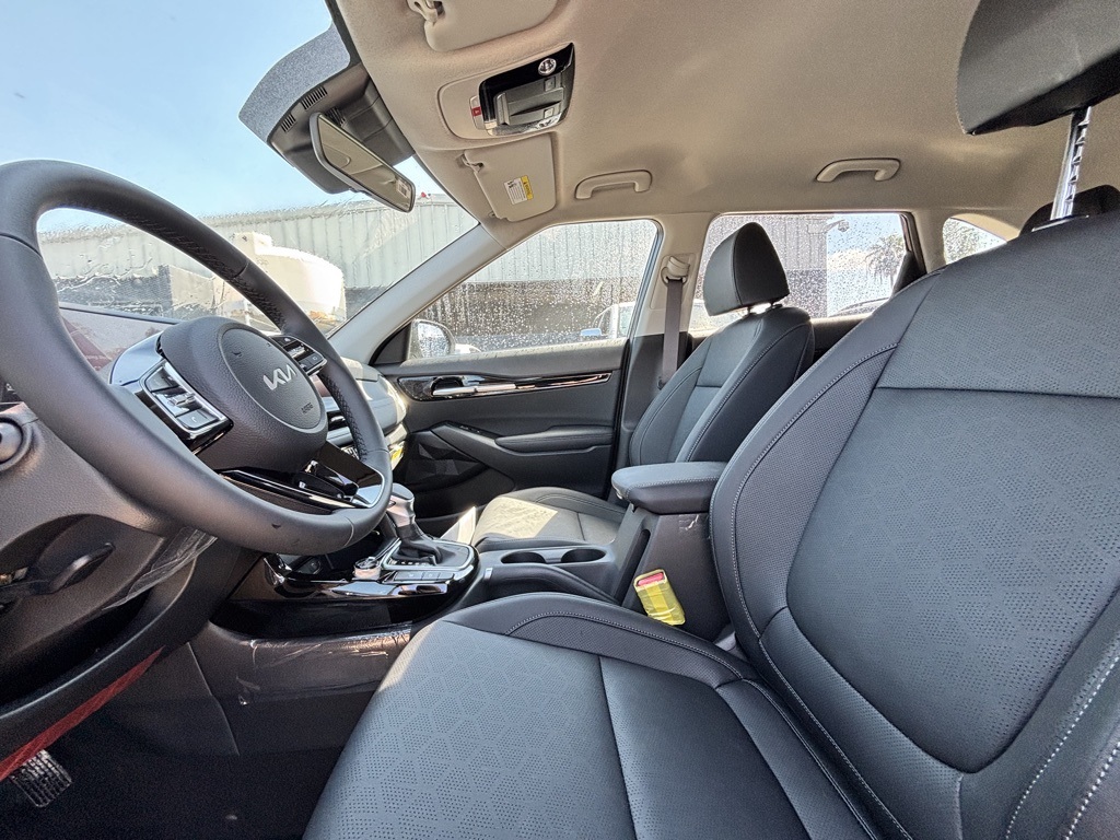 2026 Kia Seltos EX photo 14