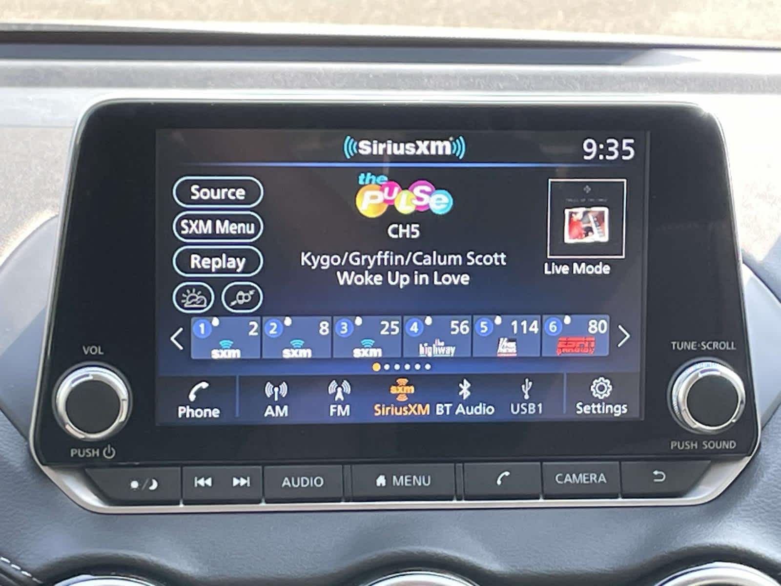 2025 Nissan Sentra SV photo 15