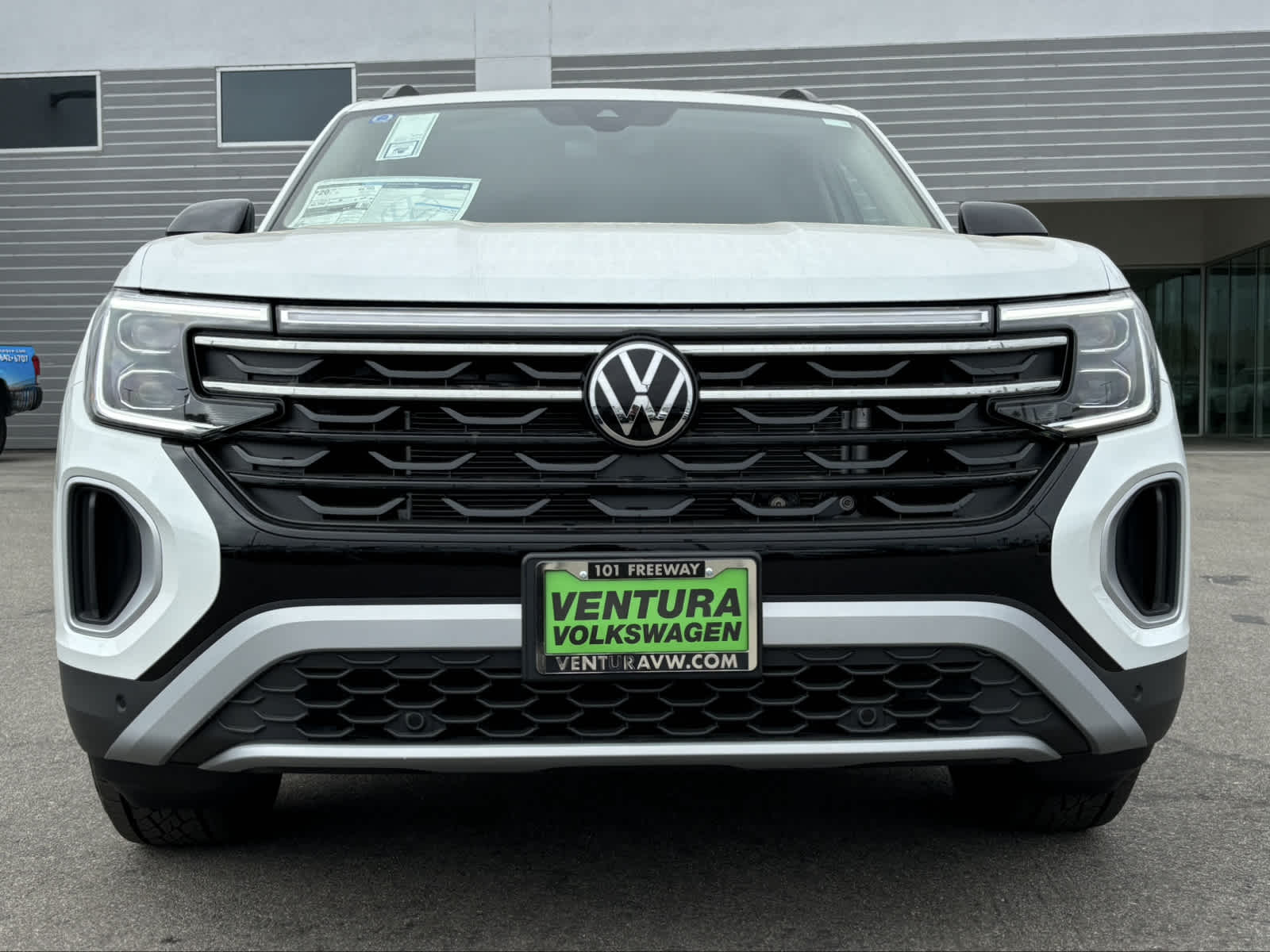 2024 Volkswagen Atlas Peak Edition SEL photo 8