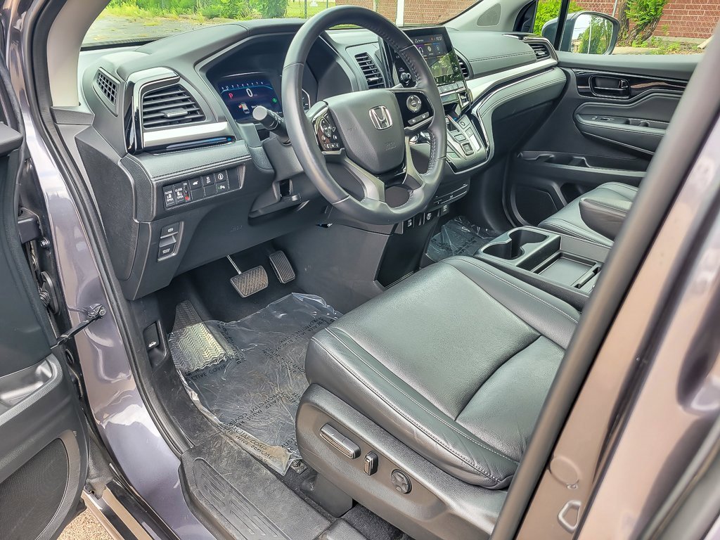 2023 Honda Odyssey Touring photo 4