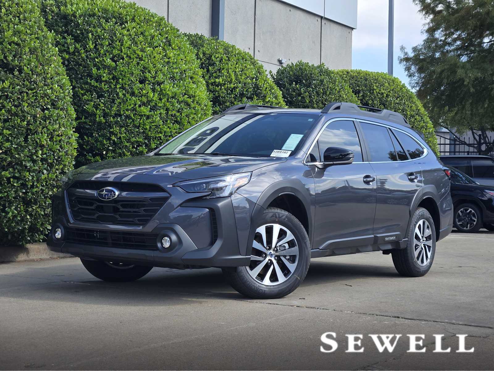 2025 Subaru Outback Premium's photo