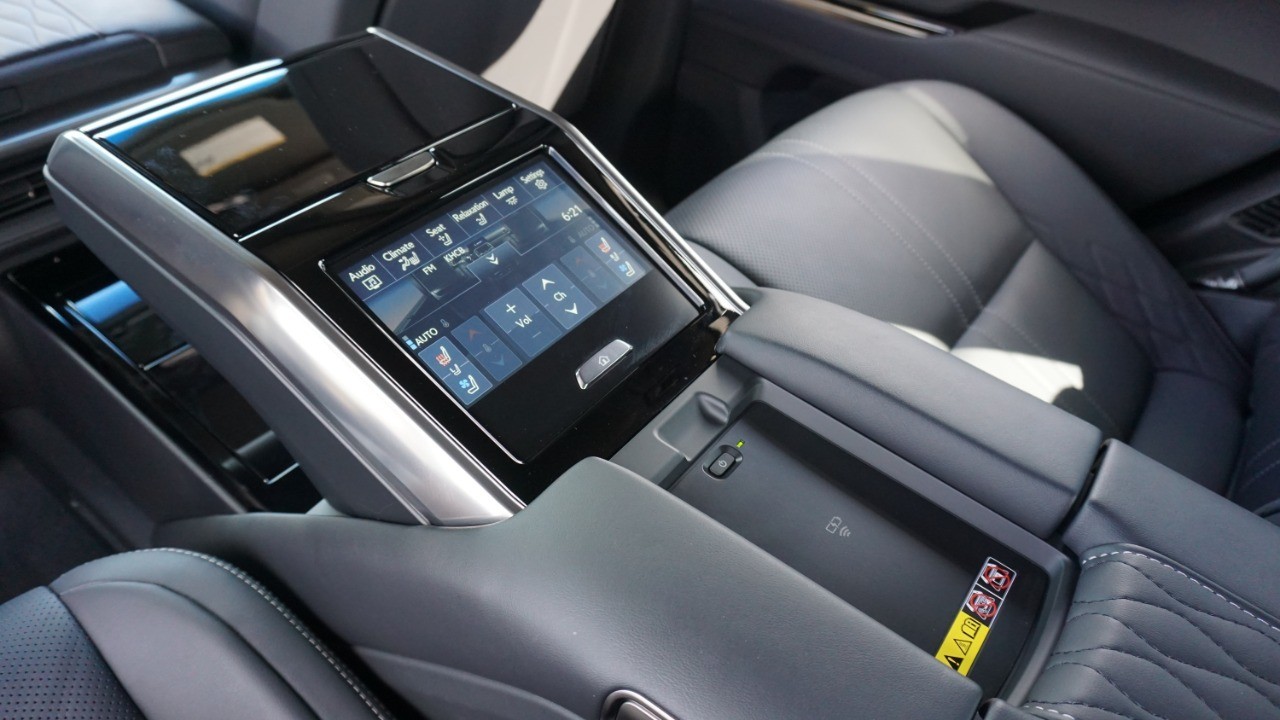 2023 Lexus LX 600 Ultra Luxury photo 31