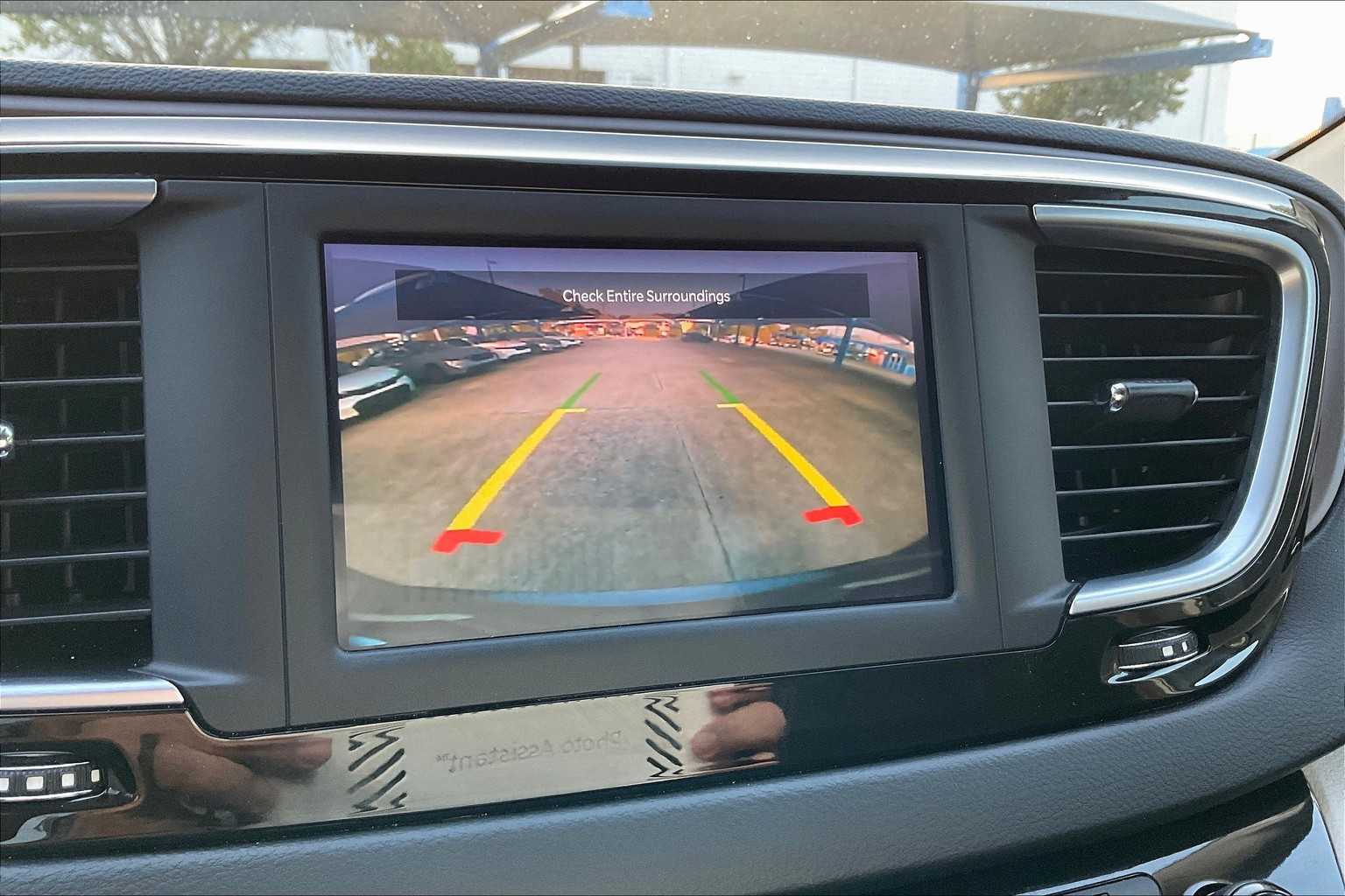 2022 Chrysler Voyager LX photo 25