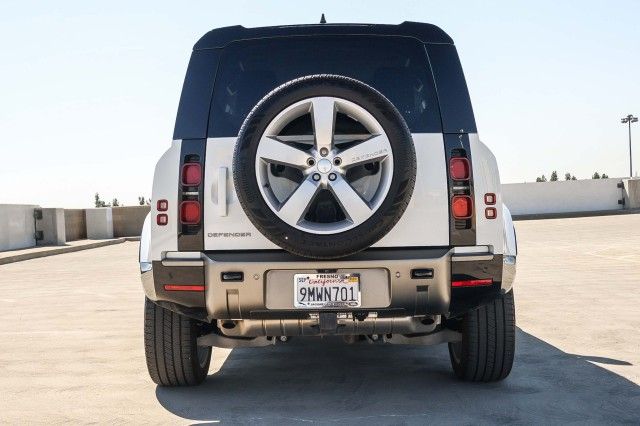 2024 Land Rover Defender 90 X-Dynamic SE photo 2