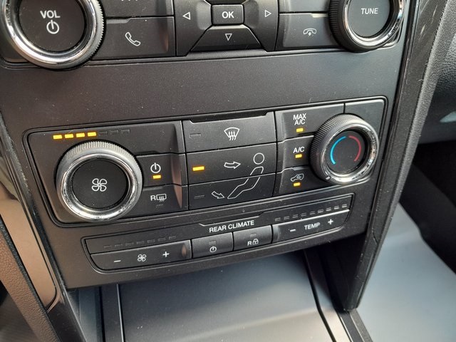 2018 Ford Explorer XLT photo 23
