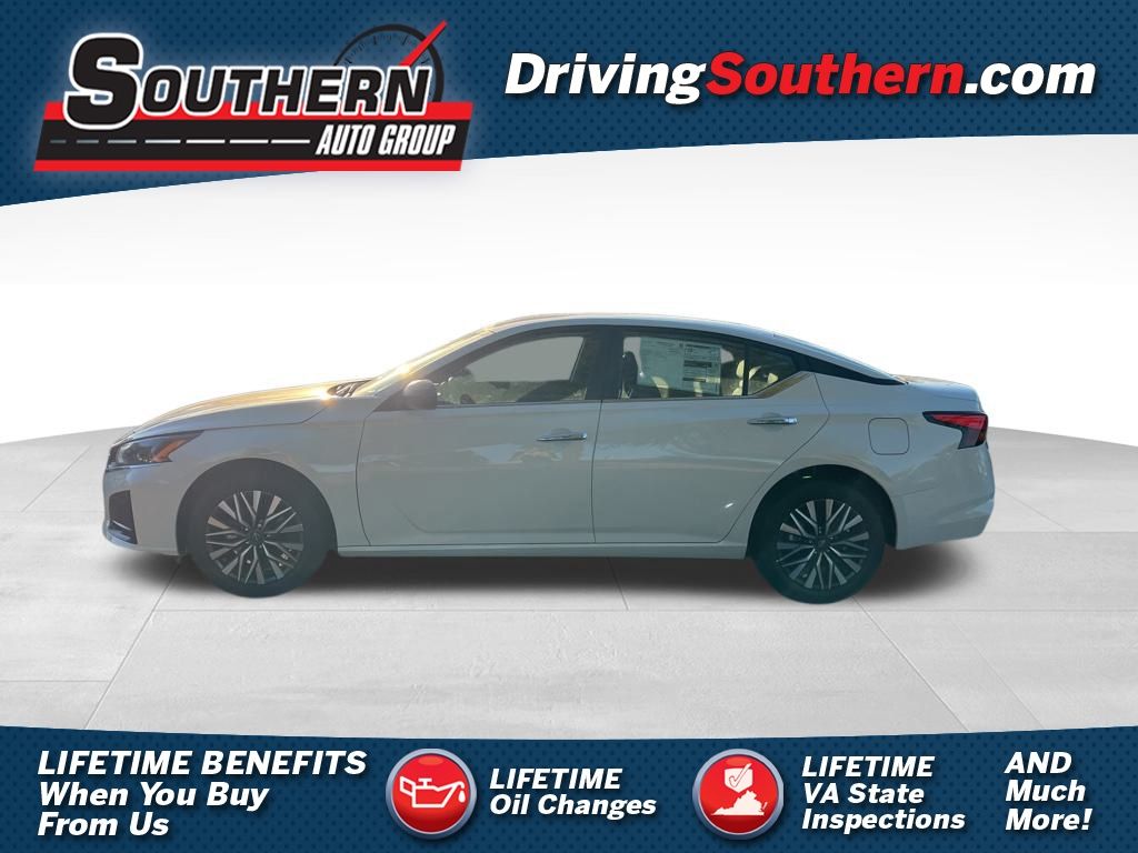 2025 Nissan Altima SV's photo