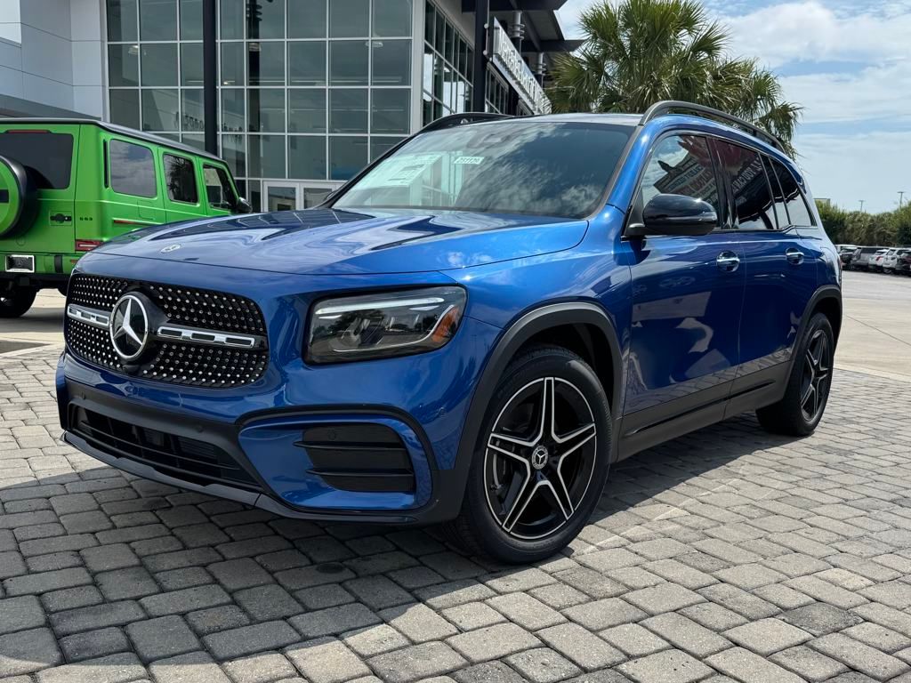 2025 Mercedes-Benz GLB Base's photo