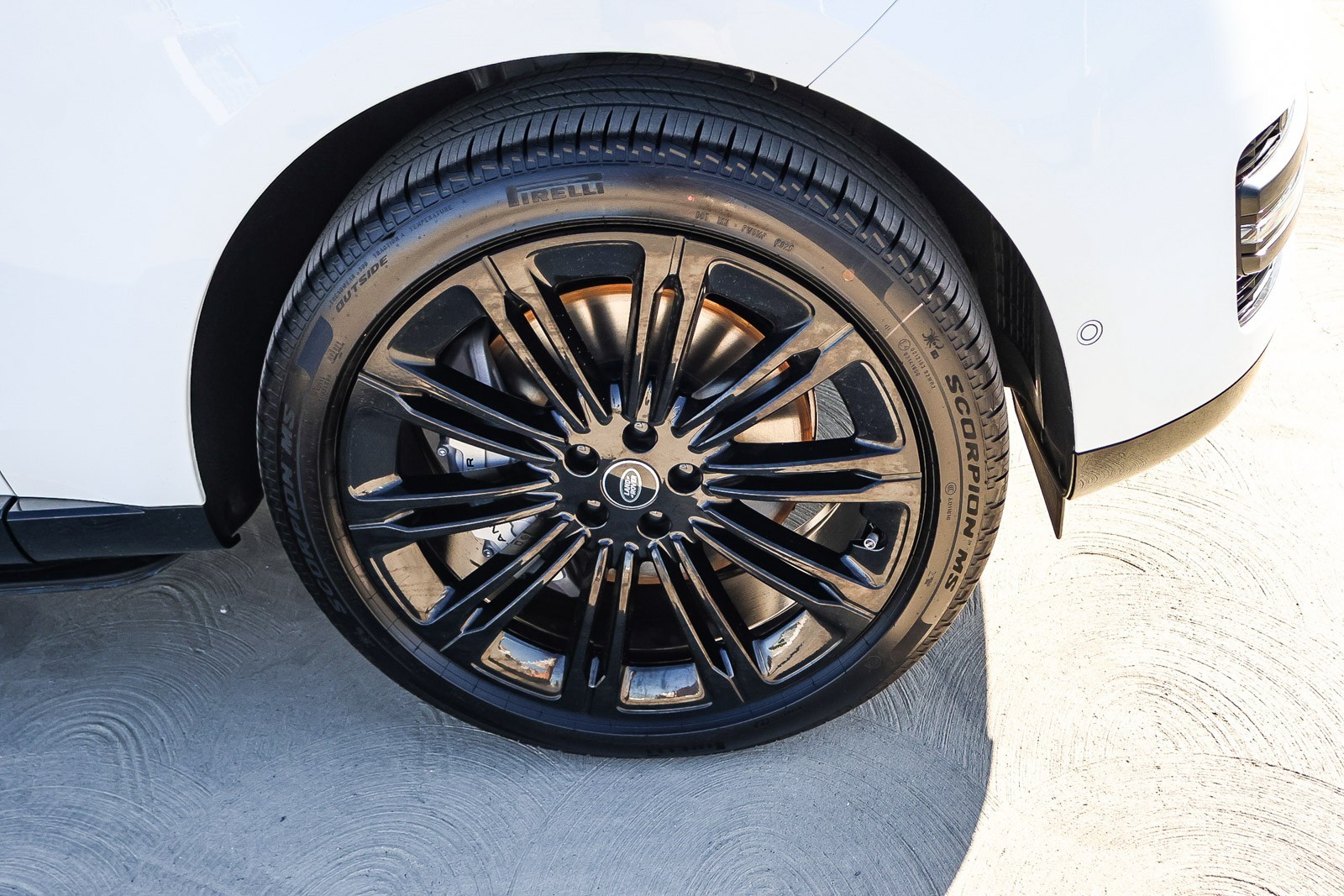 2025 Land Rover Range Rover SE photo 8