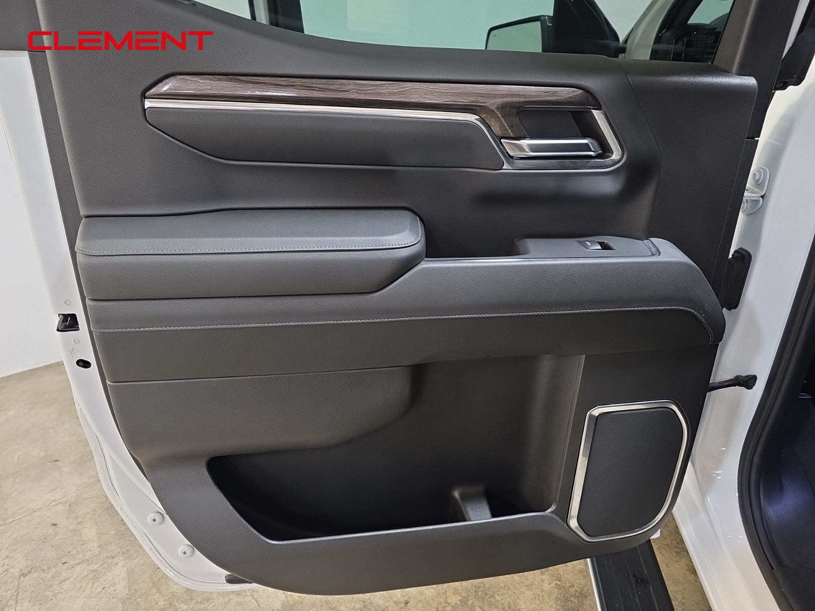 2024 Chevrolet Silverado 1500 LTZ photo 26