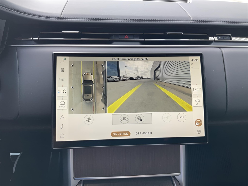 2025 Land Rover Range Rover SE photo 22
