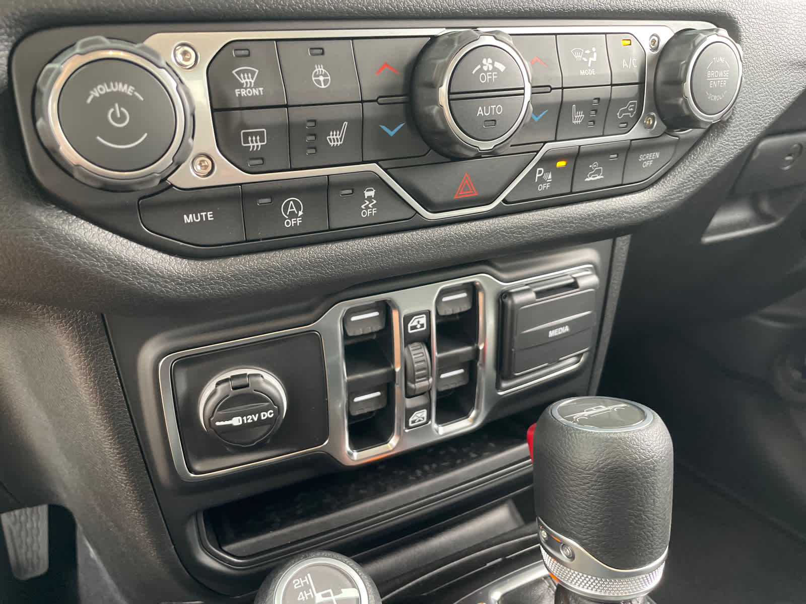 2025 Jeep Gladiator Sport S photo 26