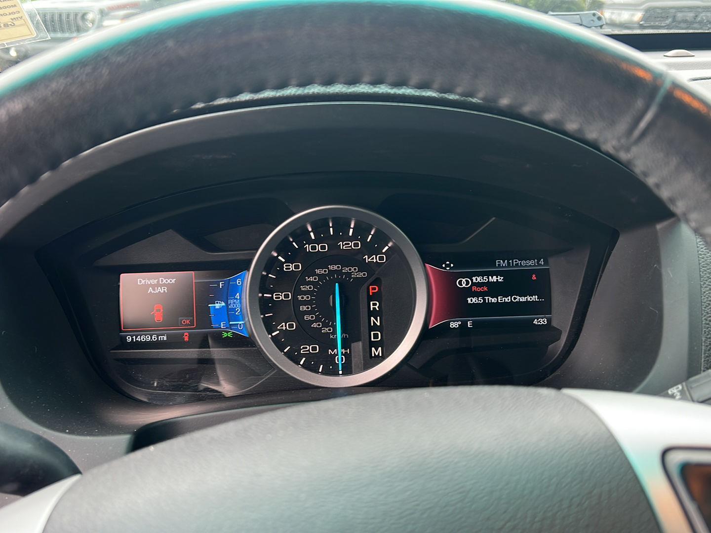 2015 Ford Explorer XLT photo 8