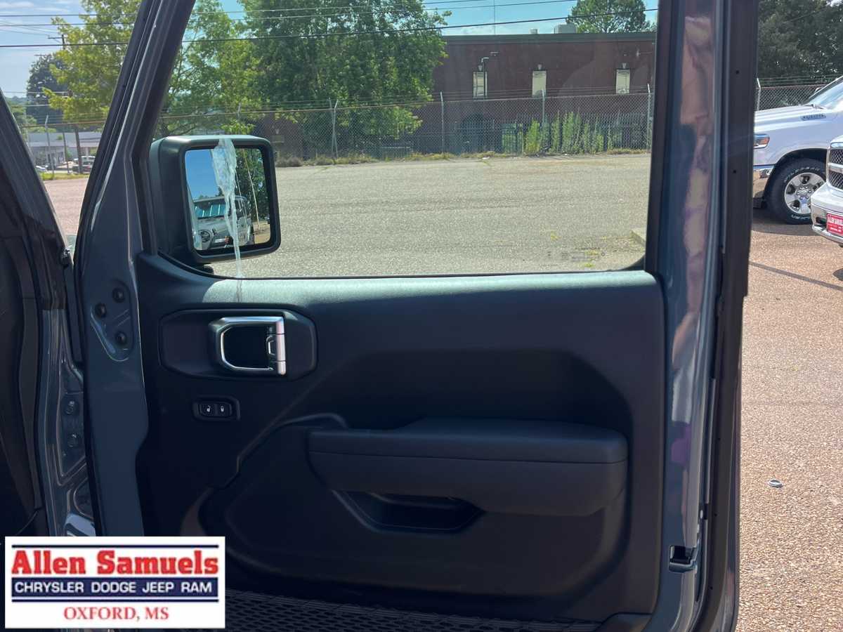 2025 Jeep Gladiator Sport S photo 15