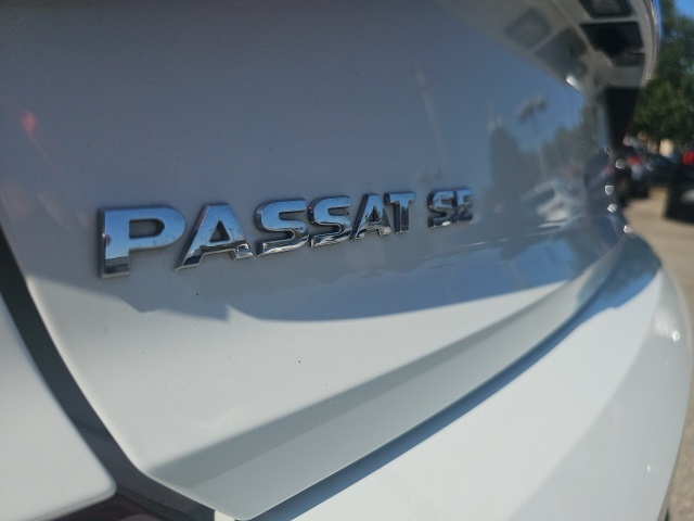 2017 Volkswagen Passat SE photo 24