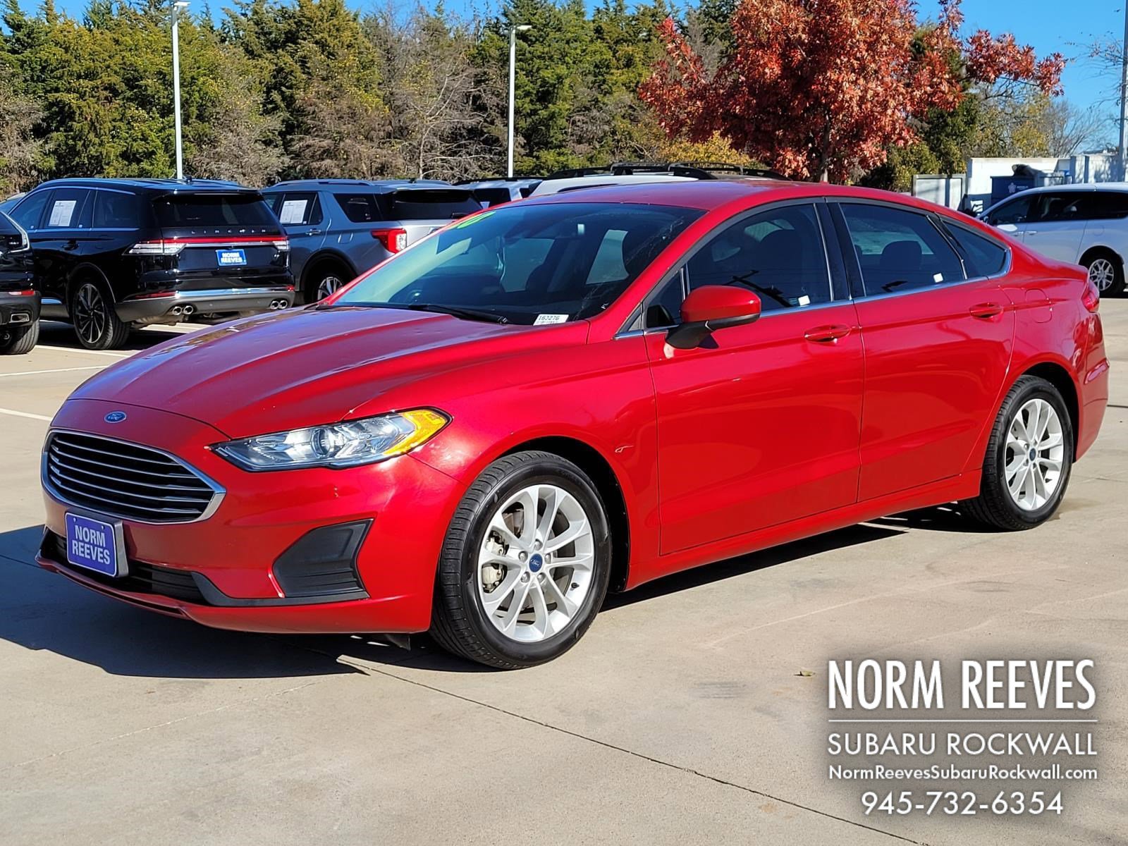 2020 Ford Fusion SE's photo