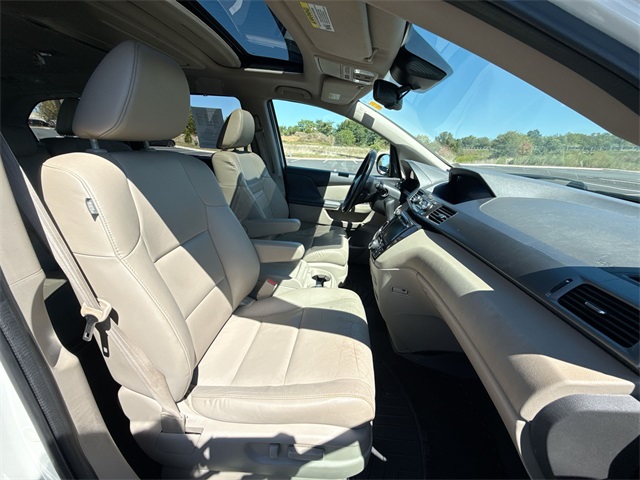 2015 Honda Odyssey Touring photo 22