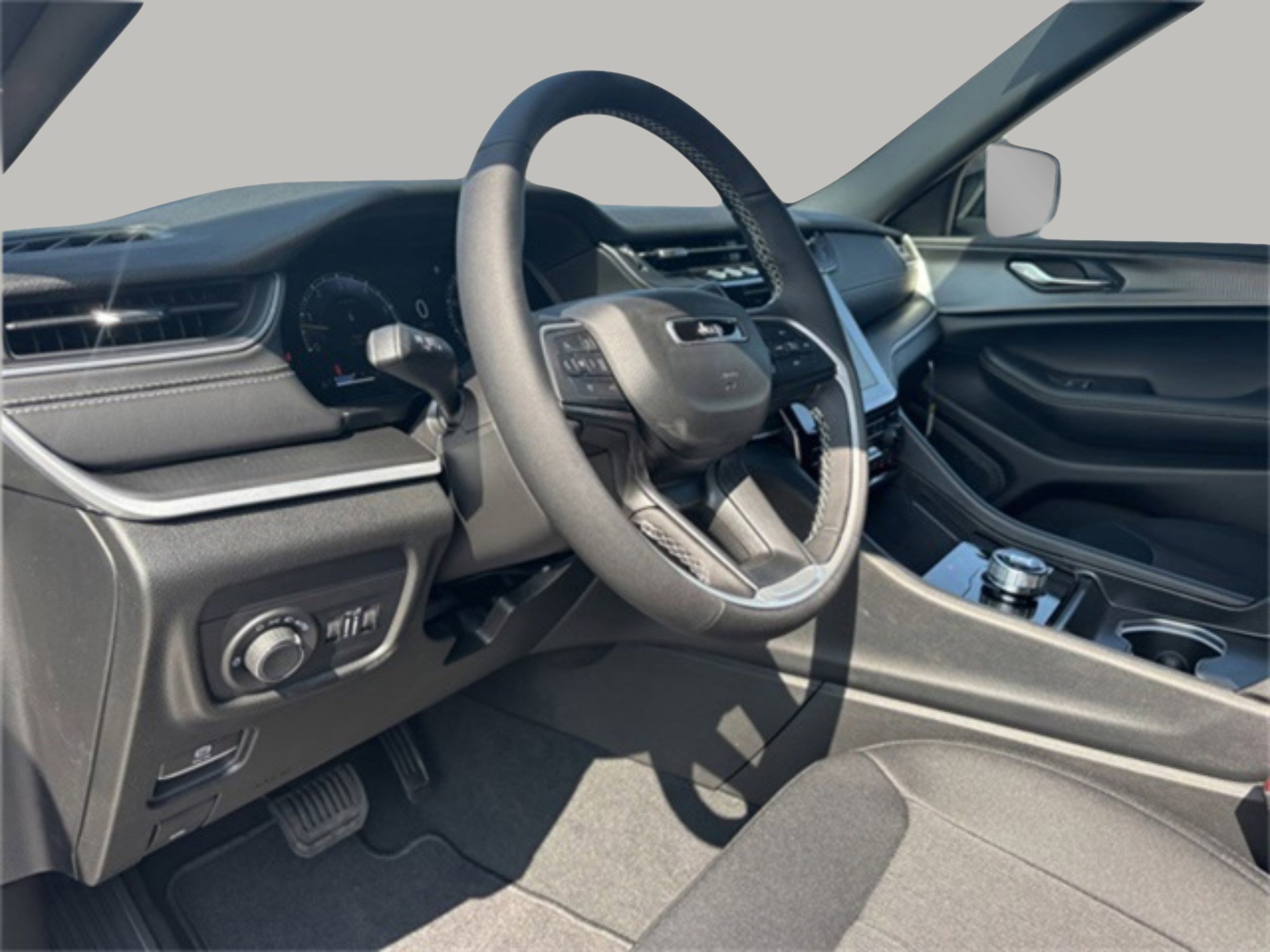 2025 Jeep Grand Cherokee Laredo Altitude photo 18