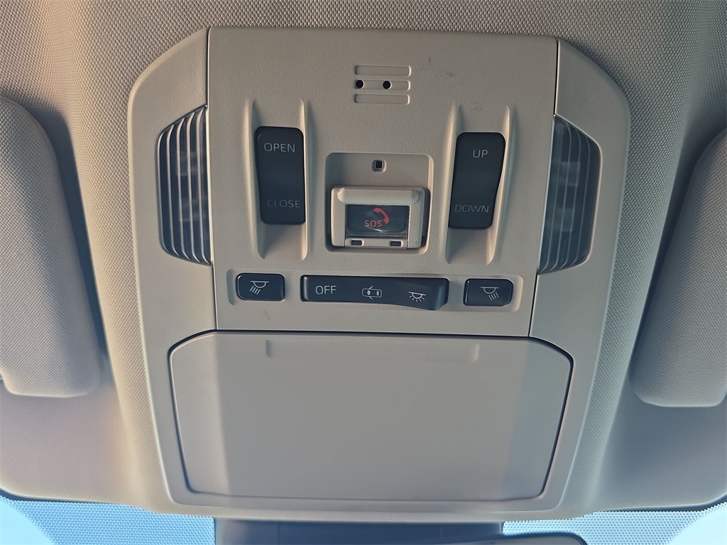 2020 Toyota Highlander XLE photo 22