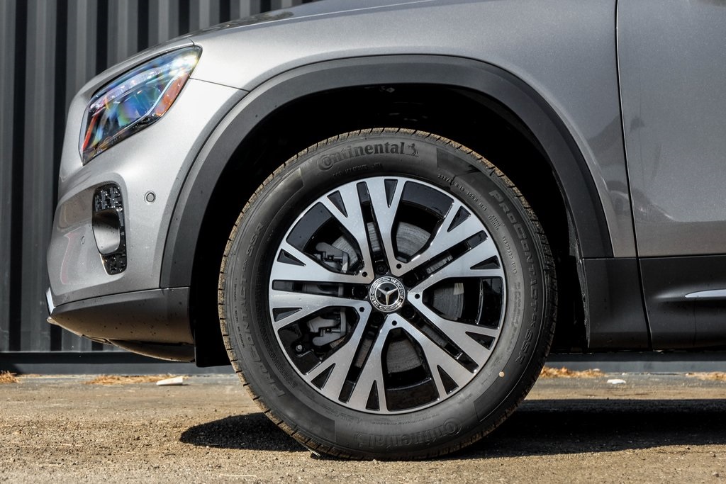 2025 Mercedes Benz GLB 250 4MATIC photo 3