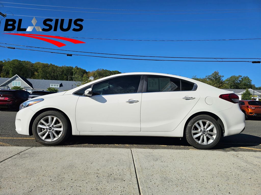2017 Kia Forte S photo 3