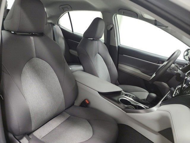 2023 Toyota Camry LE photo 11