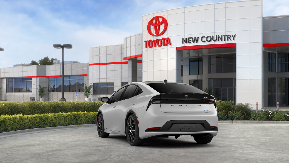 2026 Toyota Prius XLE photo 7