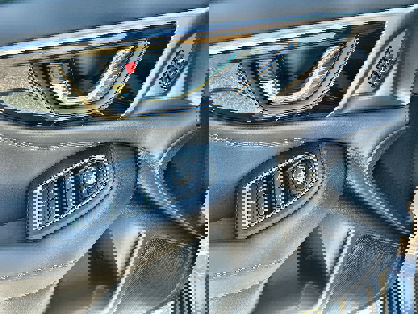 2025 Subaru Outback Touring XT photo 15
