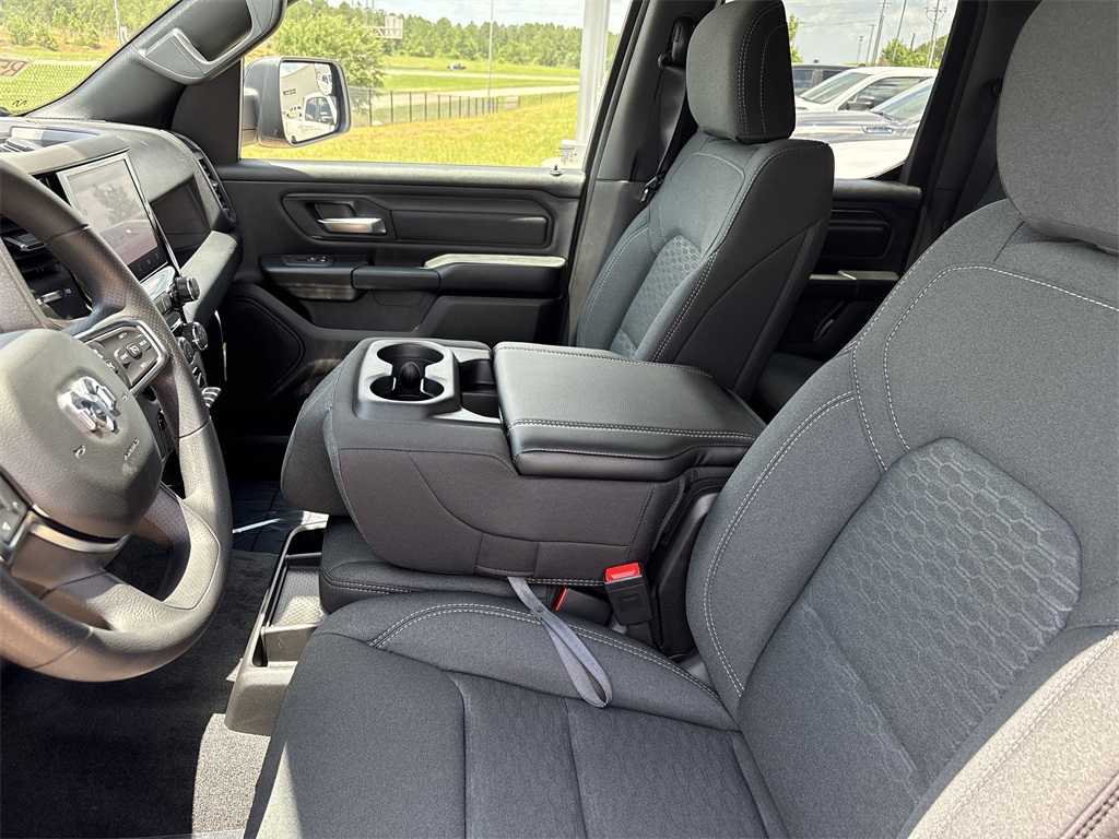 2025 Ram 1500 Tradesman photo 9