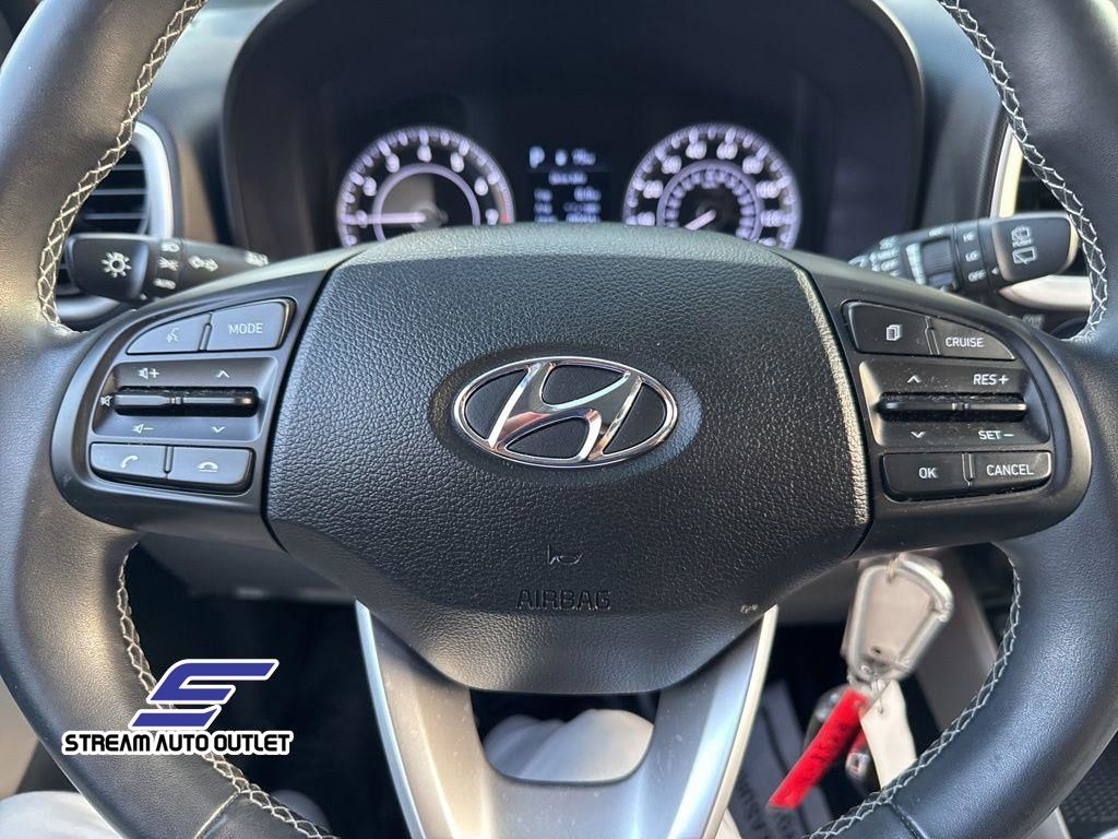 2022 Hyundai Venue SEL Limited photo 17