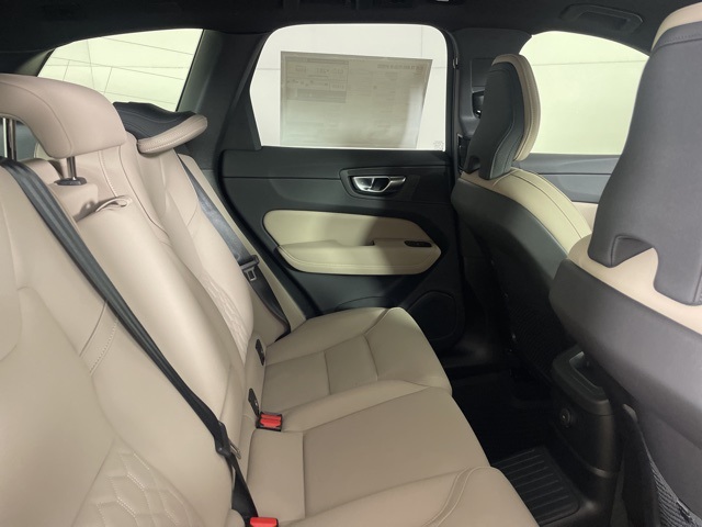 2026 Volvo XC60 T8 Plus photo 16