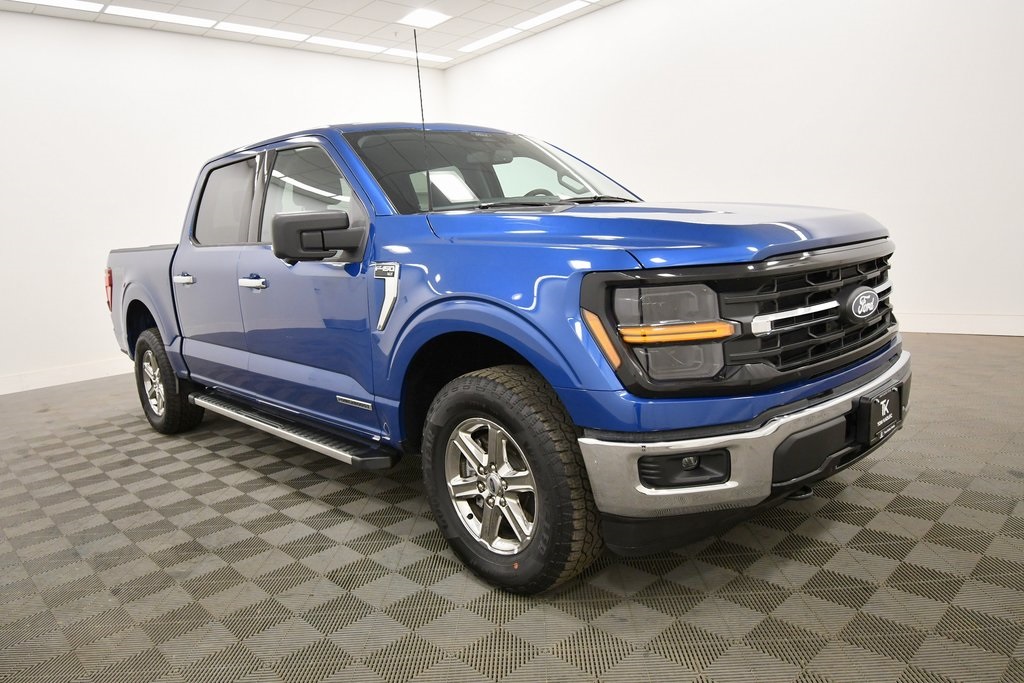 Used 2024 Blue Metallic Ford XLT image 9