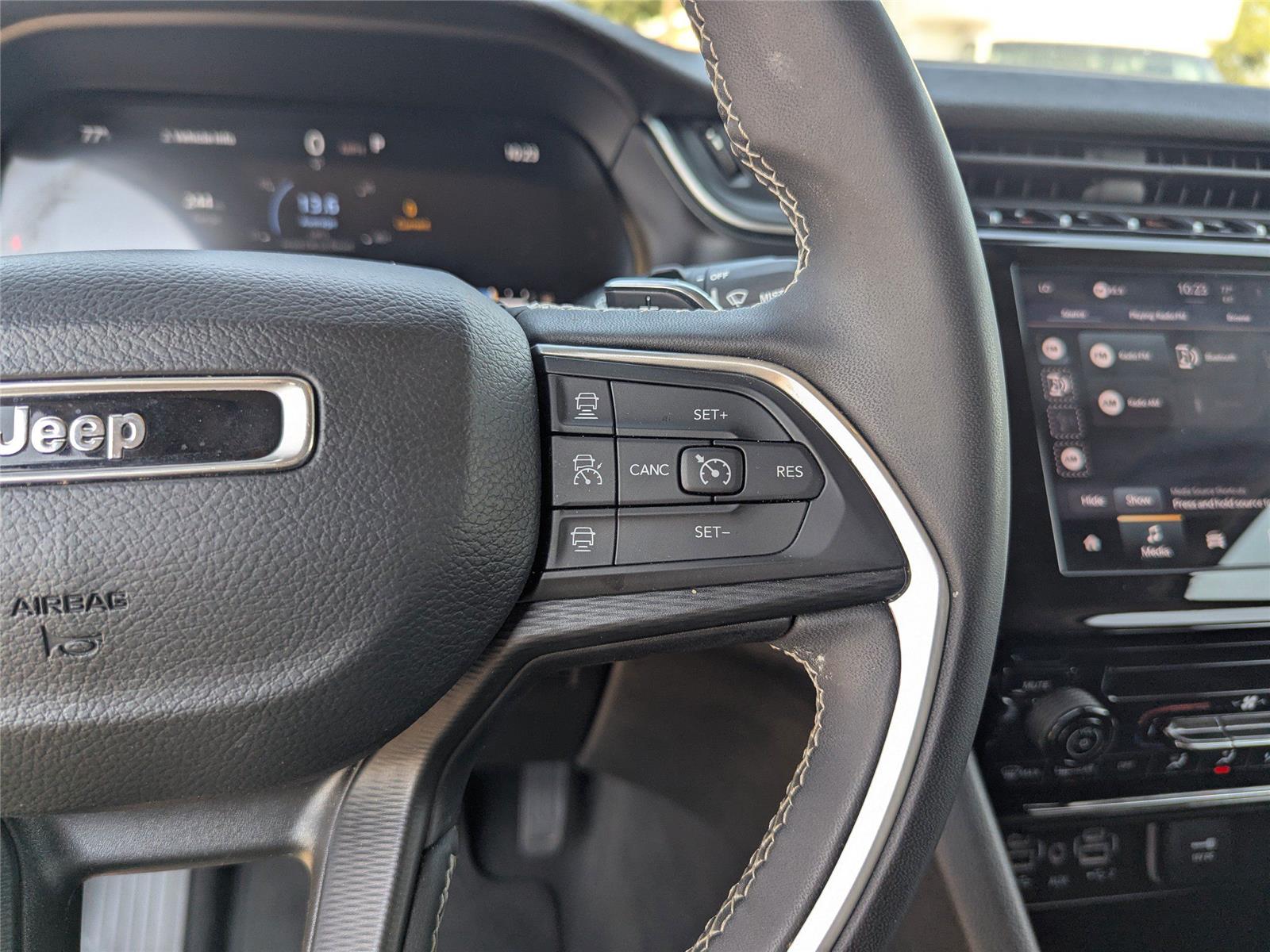 2023 Jeep Grand Cherokee Laredo photo 31