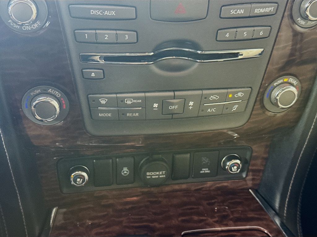 2017 Nissan Armada Platinum photo 13