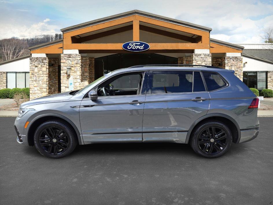 2022 Volkswagen Tiguan SE R-Line Black photo 8