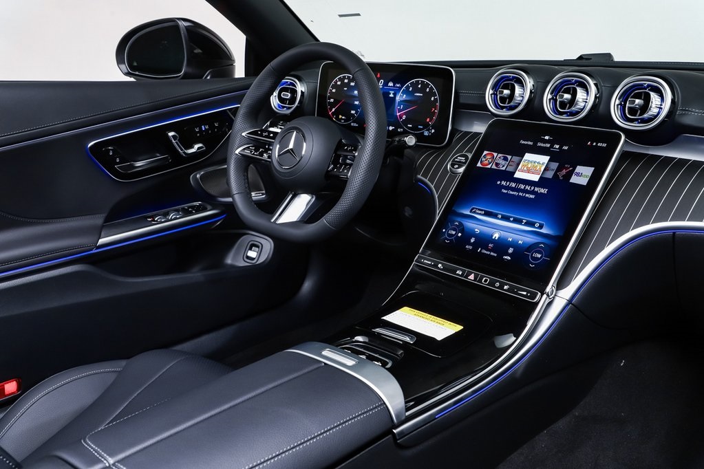 2026 Mercedes Benz CLE 450 4MATIC Cabriolet photo 4