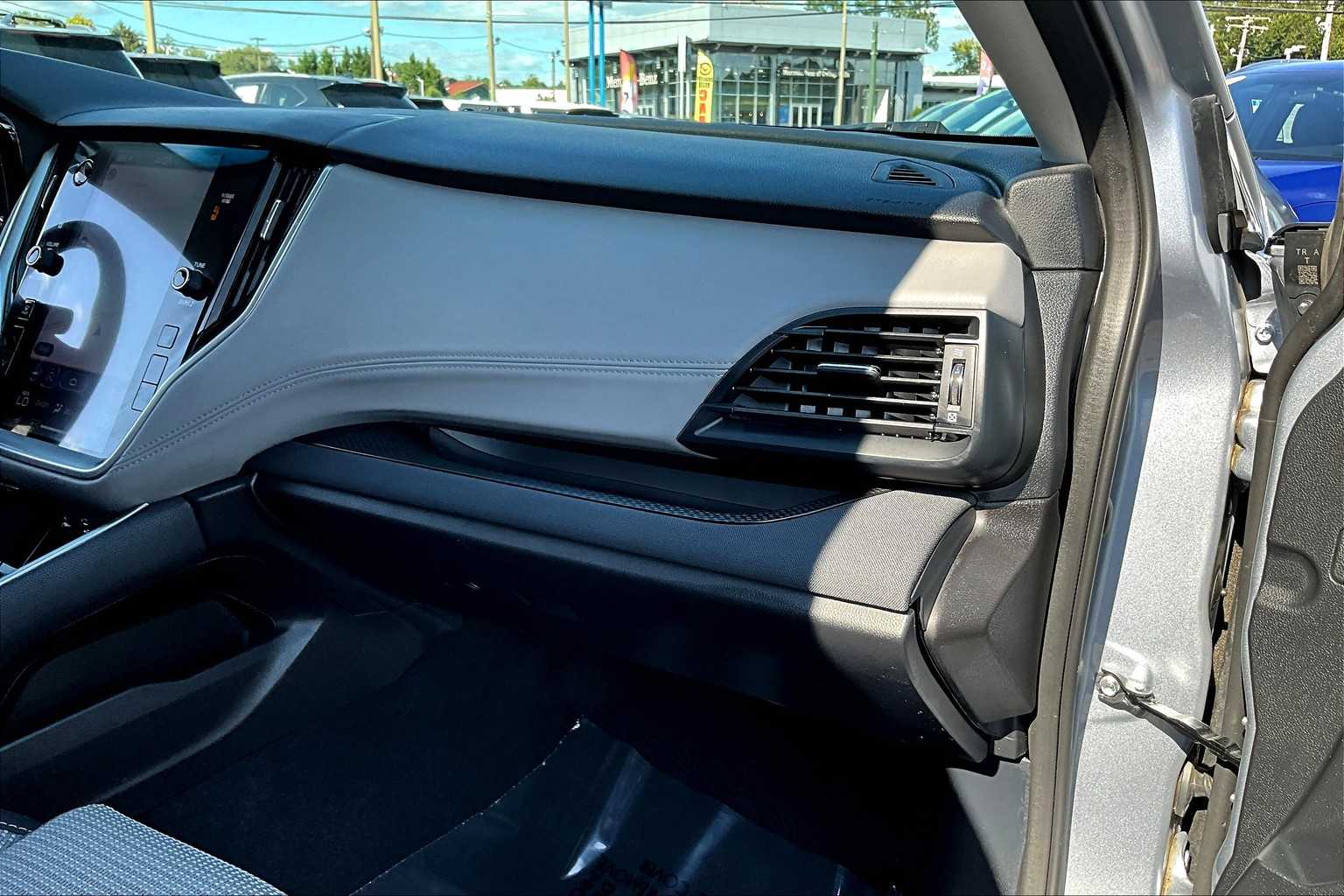 2022 Subaru Outback Premium photo 18