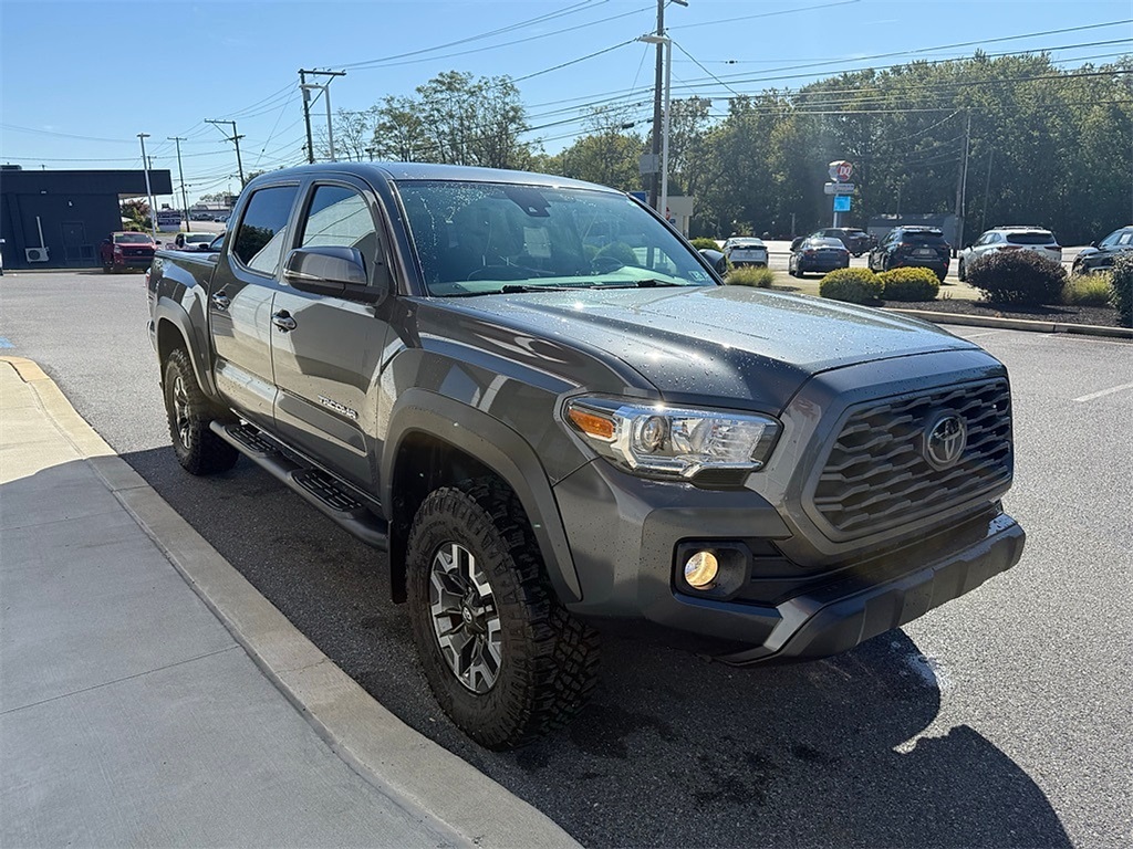 2022 Toyota Tacoma TRD Off-Road photo 3