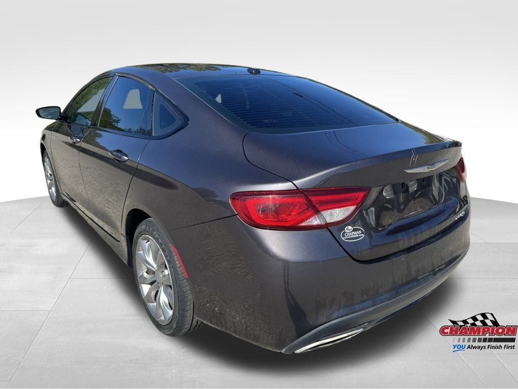 2015 Chrysler 200 S photo 3