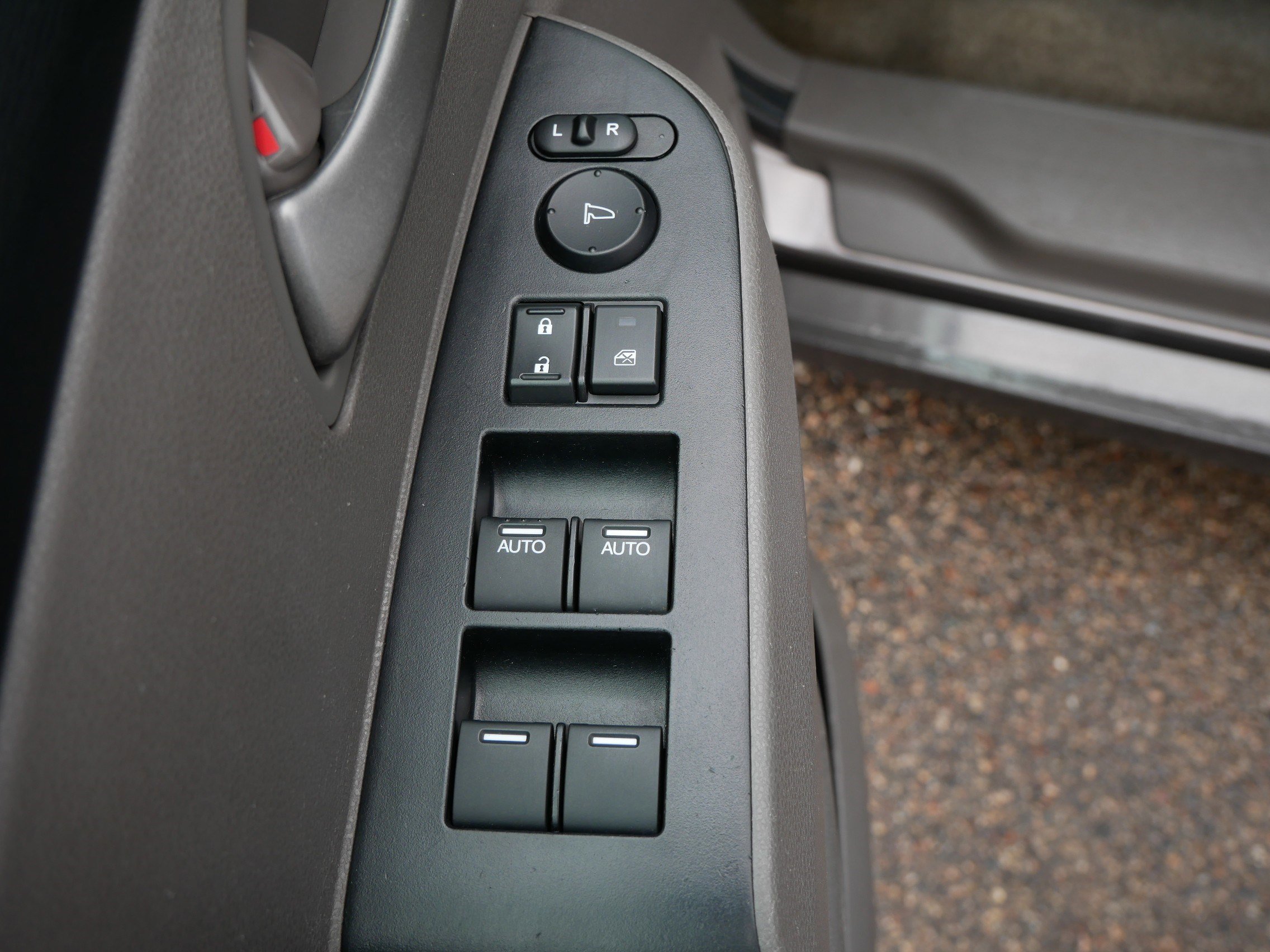 2013 Honda Odyssey Touring photo 19